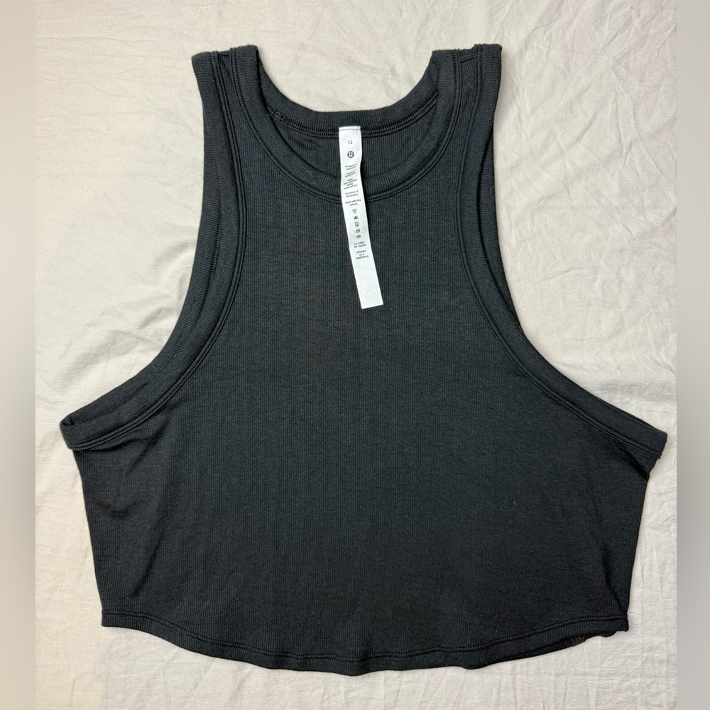 Lululemon Hold Tight Cropped Tank Top in black size 12